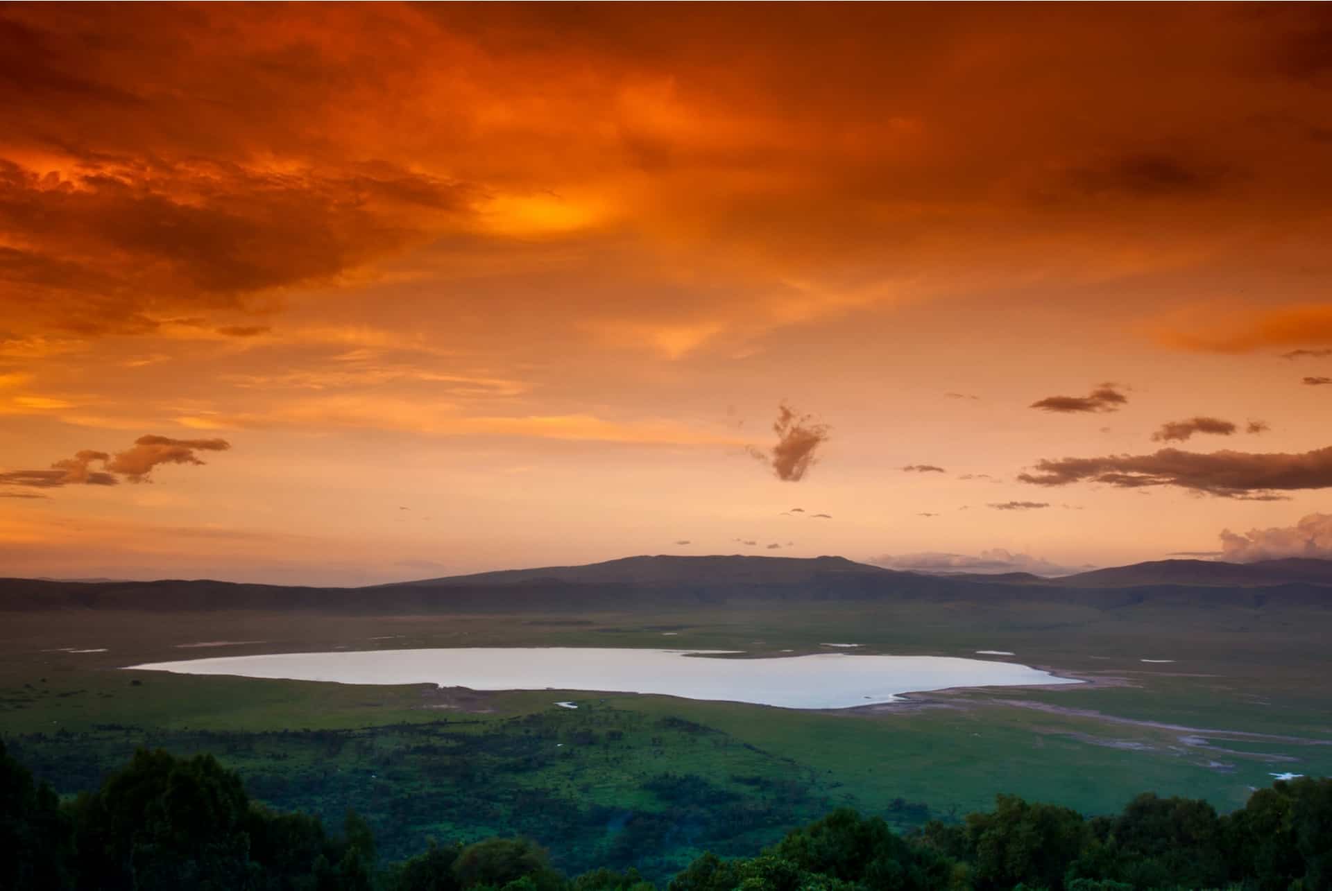 puesta de sol en el ngorongoro