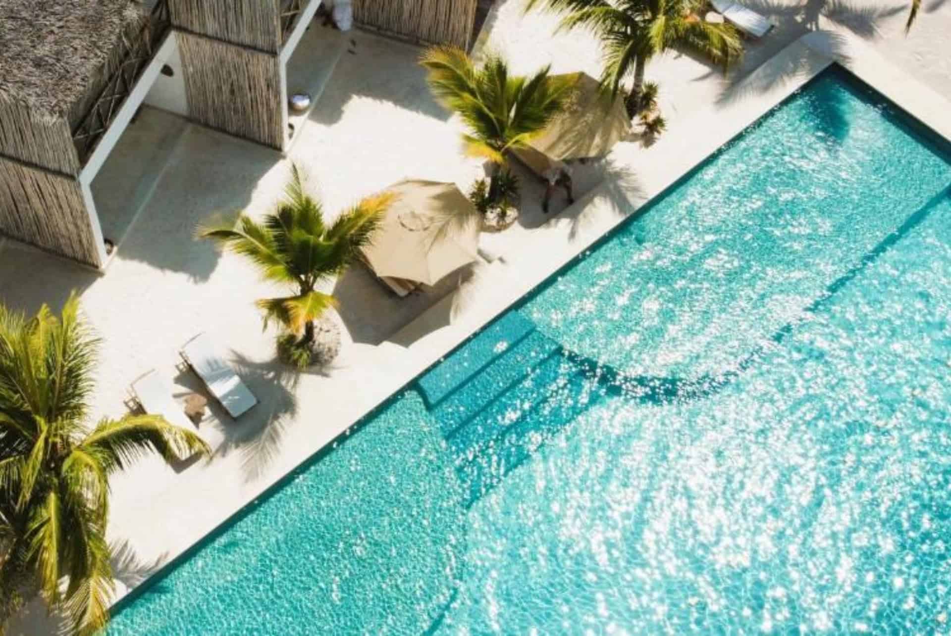 infinity beach boutique piscine